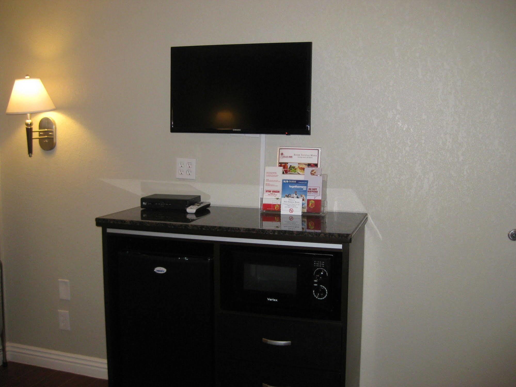 Super 8 By Wyndham Inglewood/lax/la Airport 2*