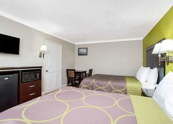 Super 8 By Wyndham Inglewood/Lax/La Airport