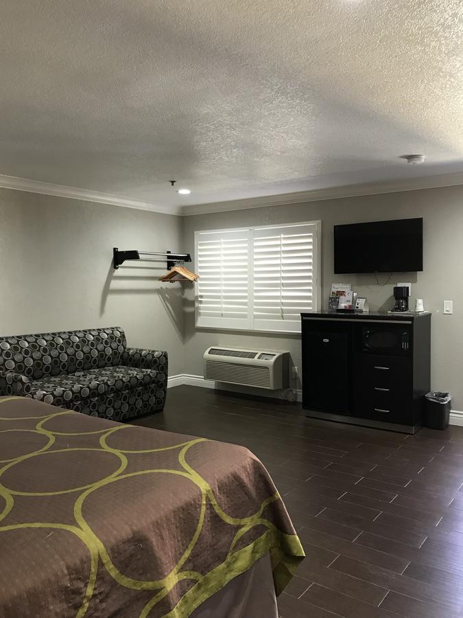 Super 8 By Wyndham Inglewood/lax/la Airport Inglewood