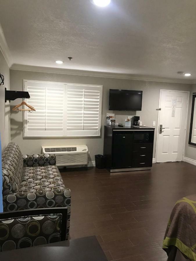 Super 8 By Wyndham Inglewood/lax/la Airport