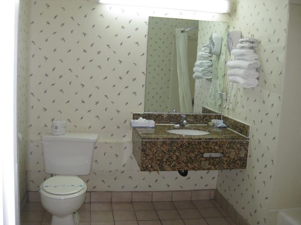 Hotel Super 8 By Wyndham Inglewood/lax/la Airport Inglewood