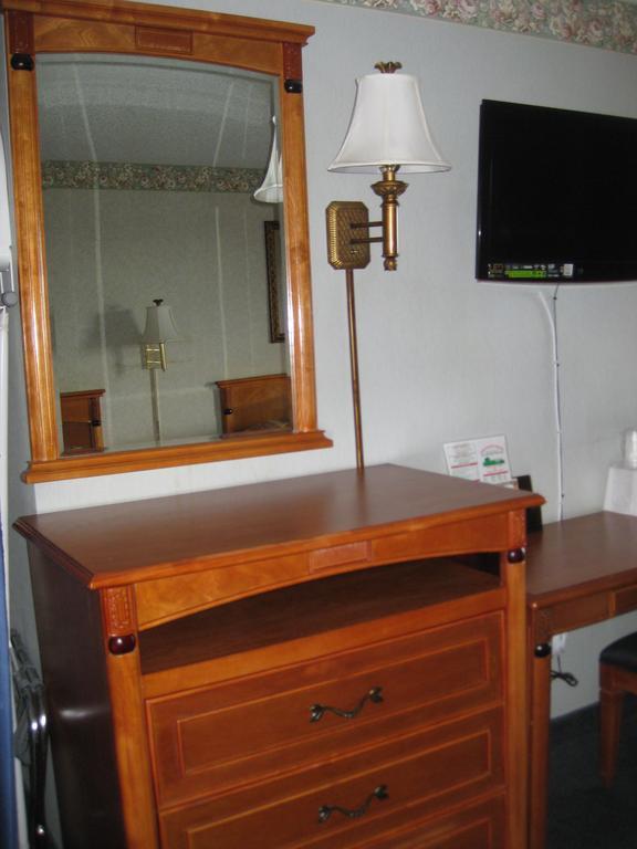 Super 8 By Wyndham Inglewood/lax/la Airport Hotel 2*