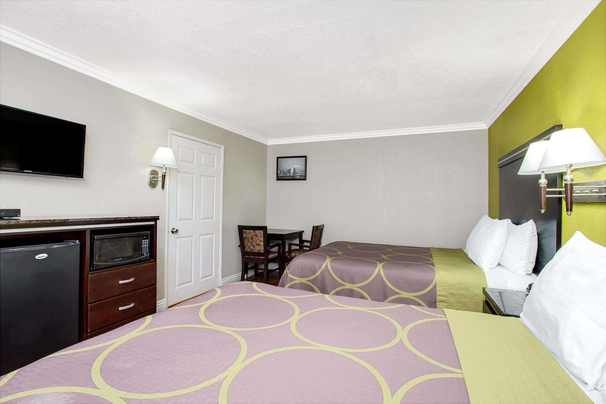 Super 8 By Wyndham Inglewood/lax/la Airport 2*